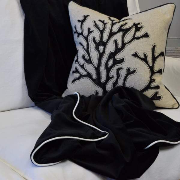 Rodeo Luxury Throw Black-abc