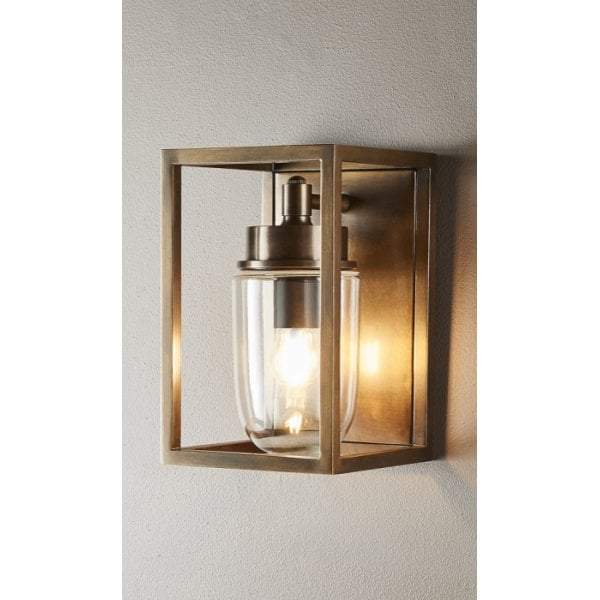 Wellington Wall Lamp Outdoor in Brass-abc