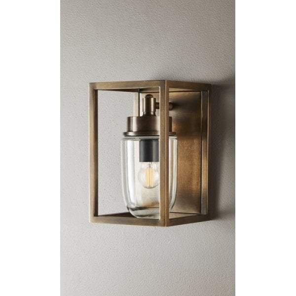 Wellington Wall Lamp Outdoor in Brass-abc