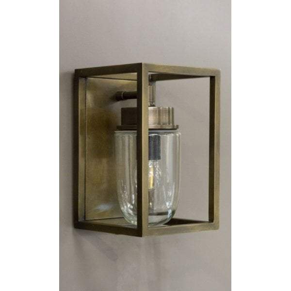 Wellington Wall Lamp Outdoor in Brass-abc