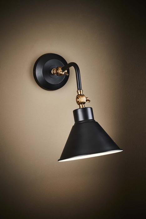 Nevada Wall Lamp in Black-abc