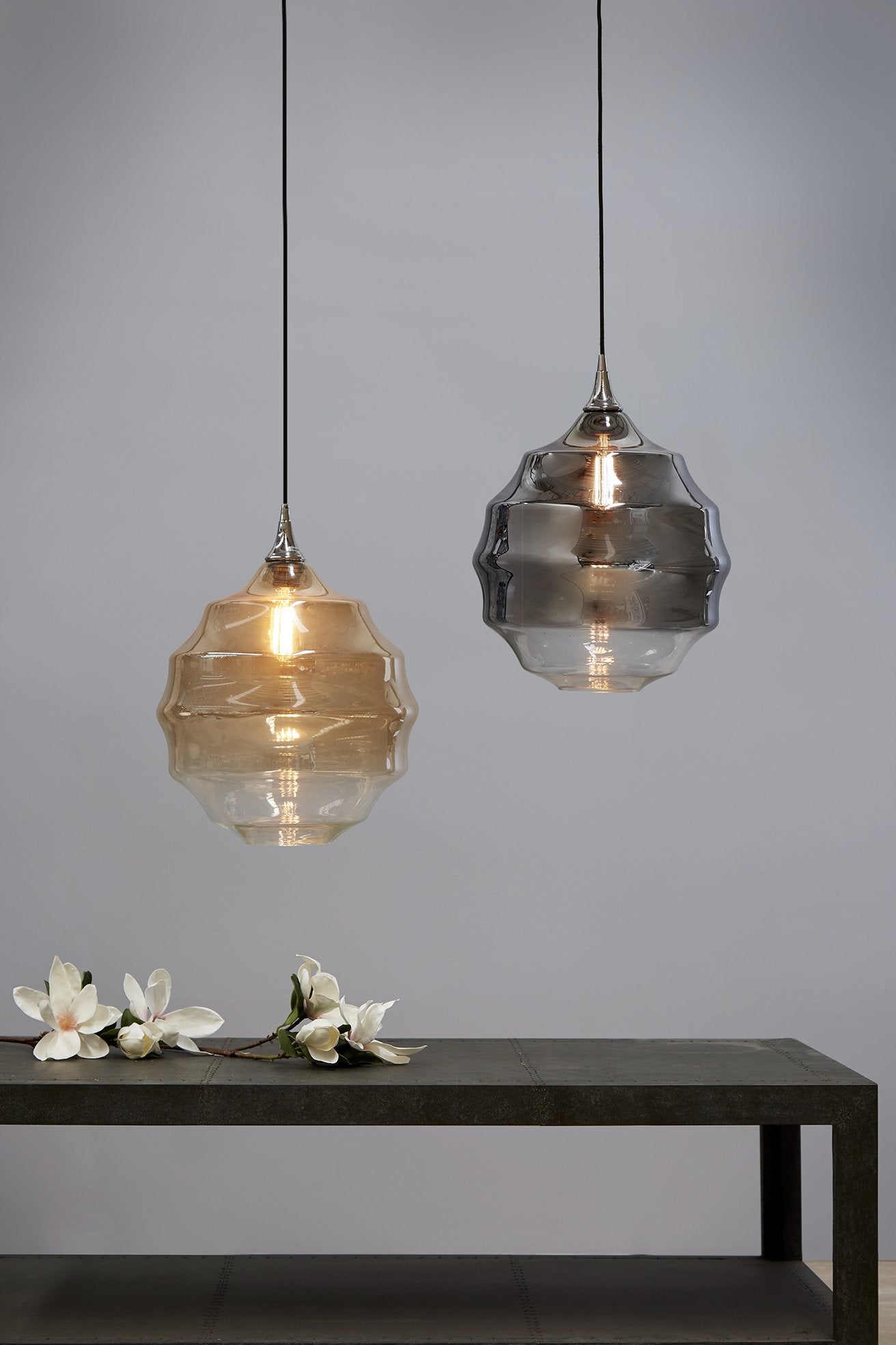Onda - Smoke Grey/Clear Two-tone Gradient - Medium Rippled Glass Ball Pendant Light-abc