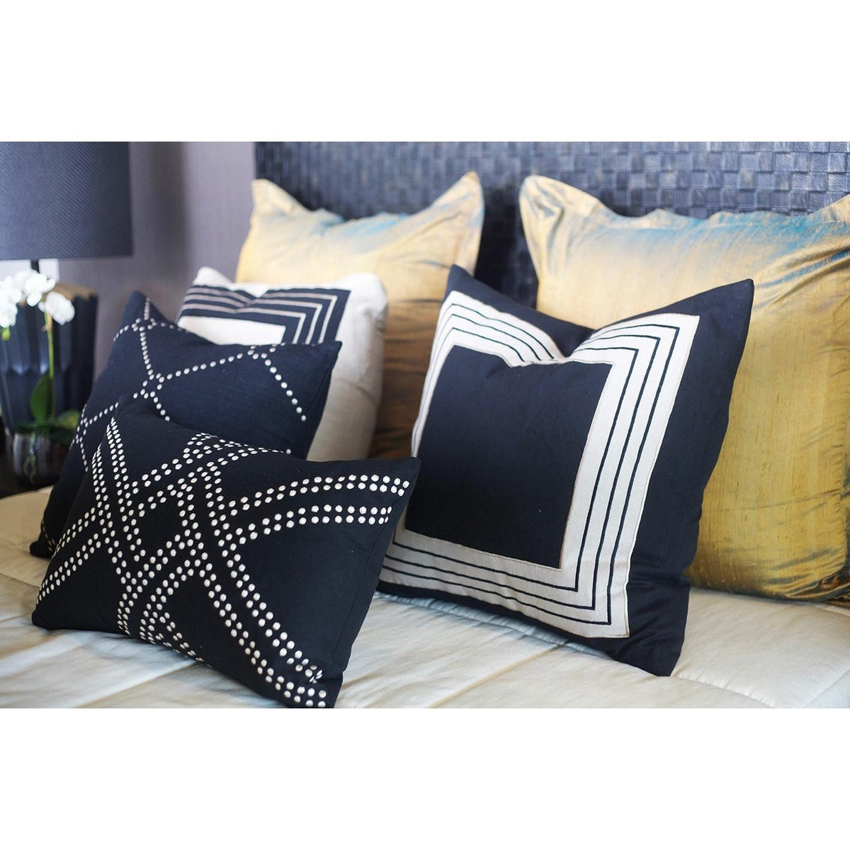 Dot Polar Black Lumber Cushion 35 x 53 cm-abc